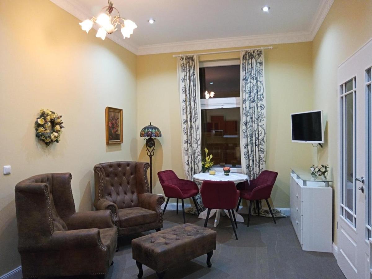 Appartement Rosali Boutique Hotel, Winsener Strasse 6, 21077 *